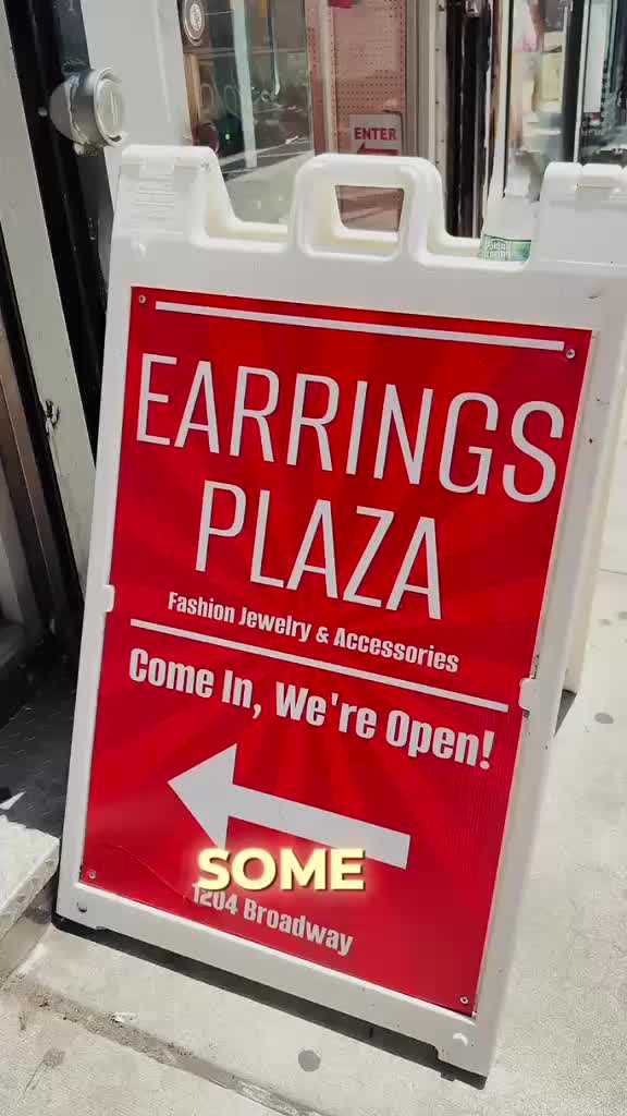 @Earrings Plaza