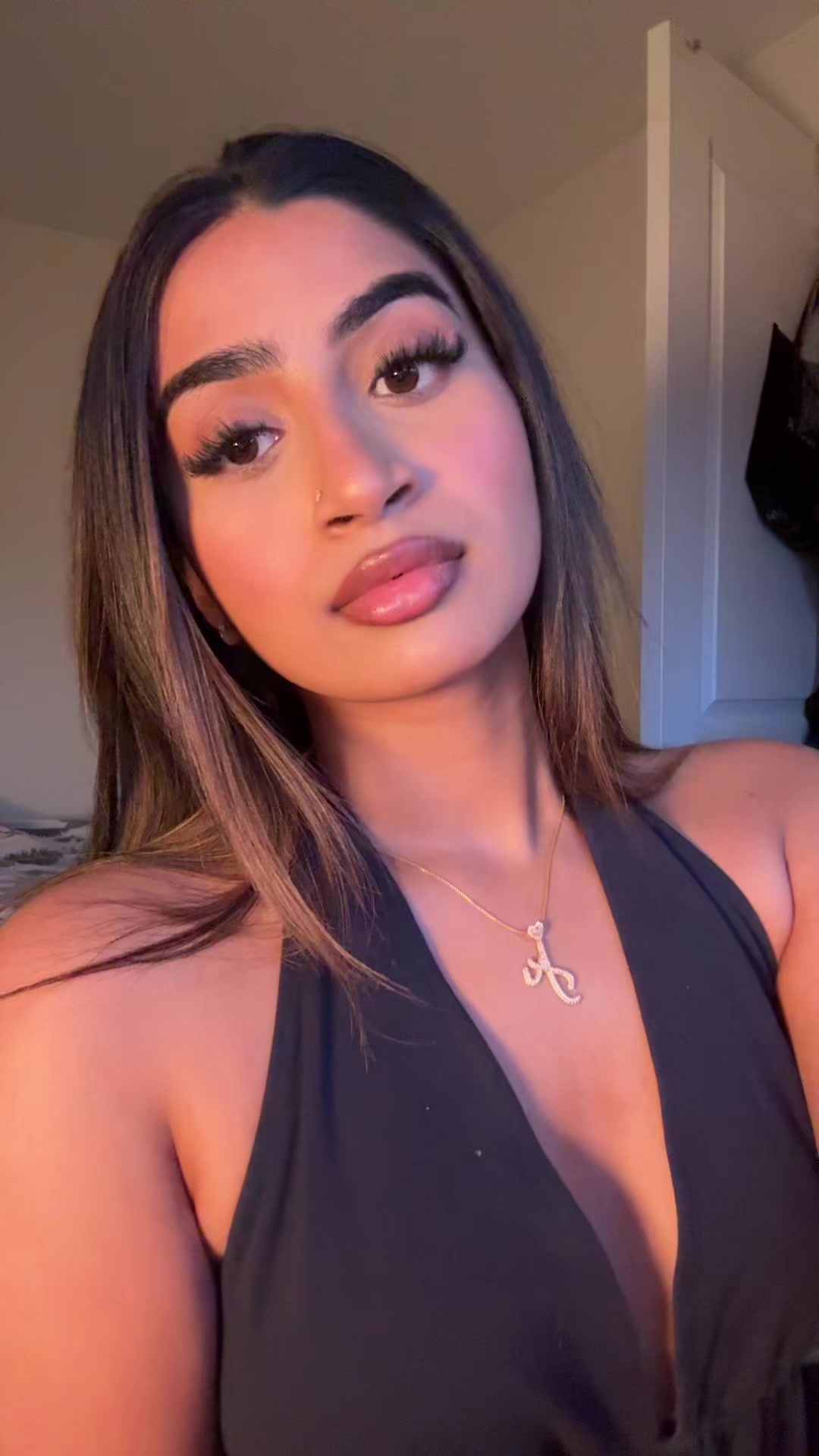 @akshileya