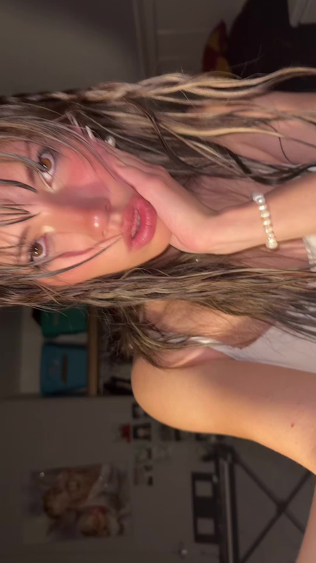 @VICKY ♡