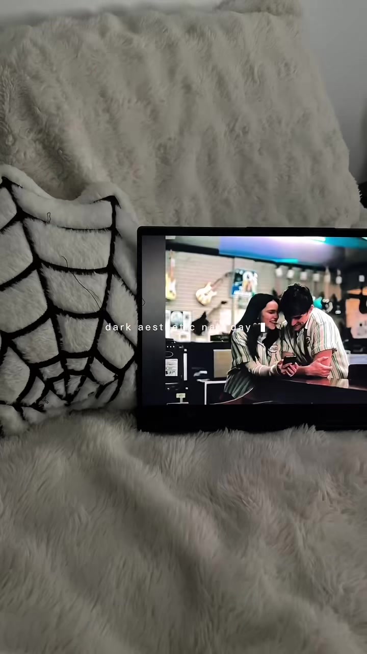 @Cayspook🕸️🎃