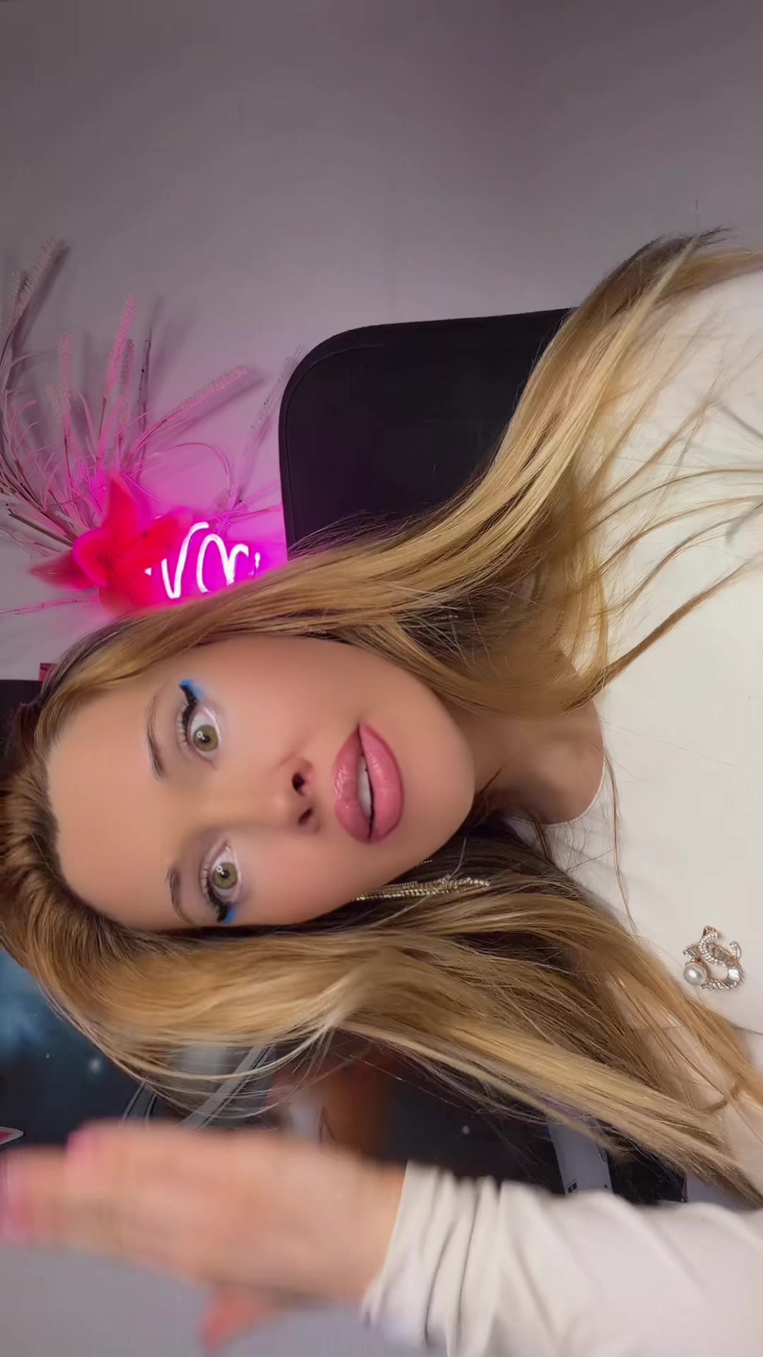 @𝓜𝓪𝓷𝓬𝓱𝓲 🧲