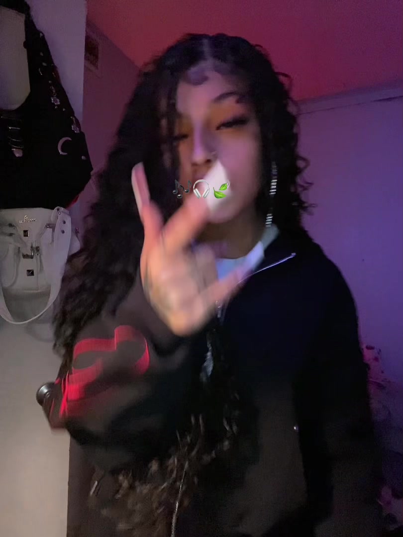 @𝕳𝕰𝕹𝕹𝕰𝕾𝕾𝖄