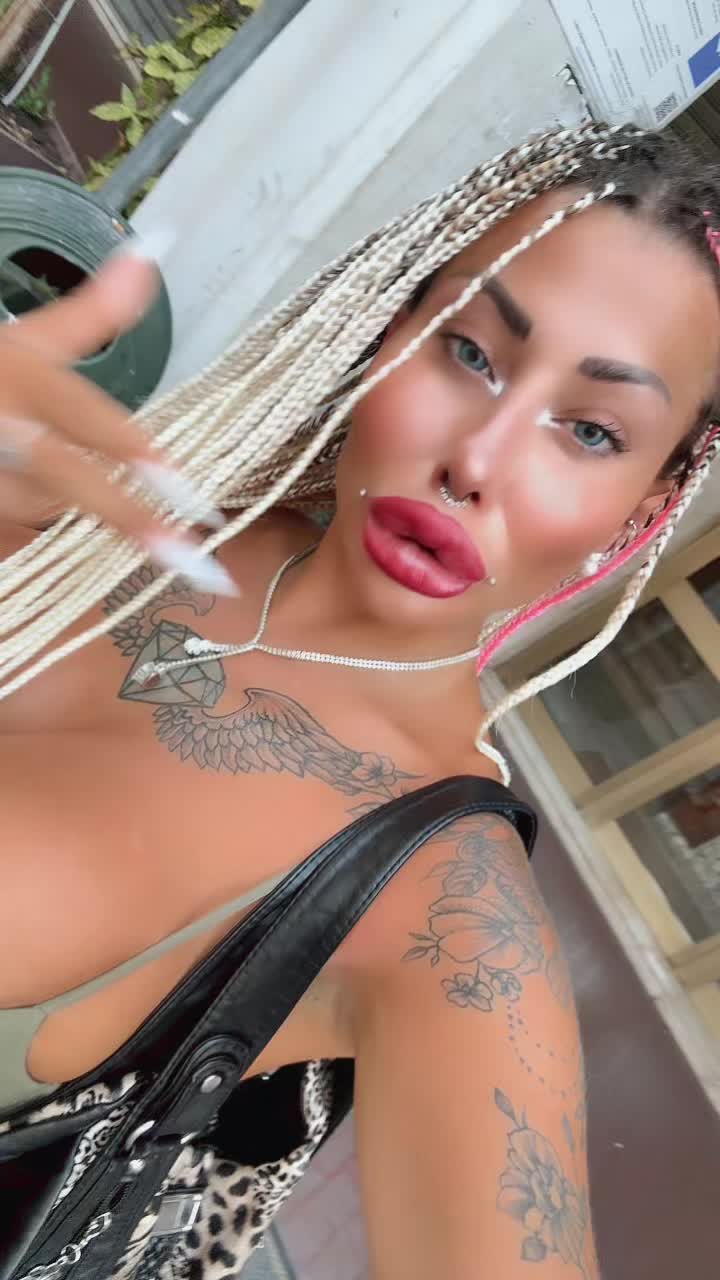 @thehardbarbie
