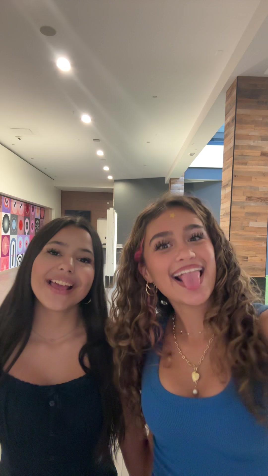 @Melana Rae