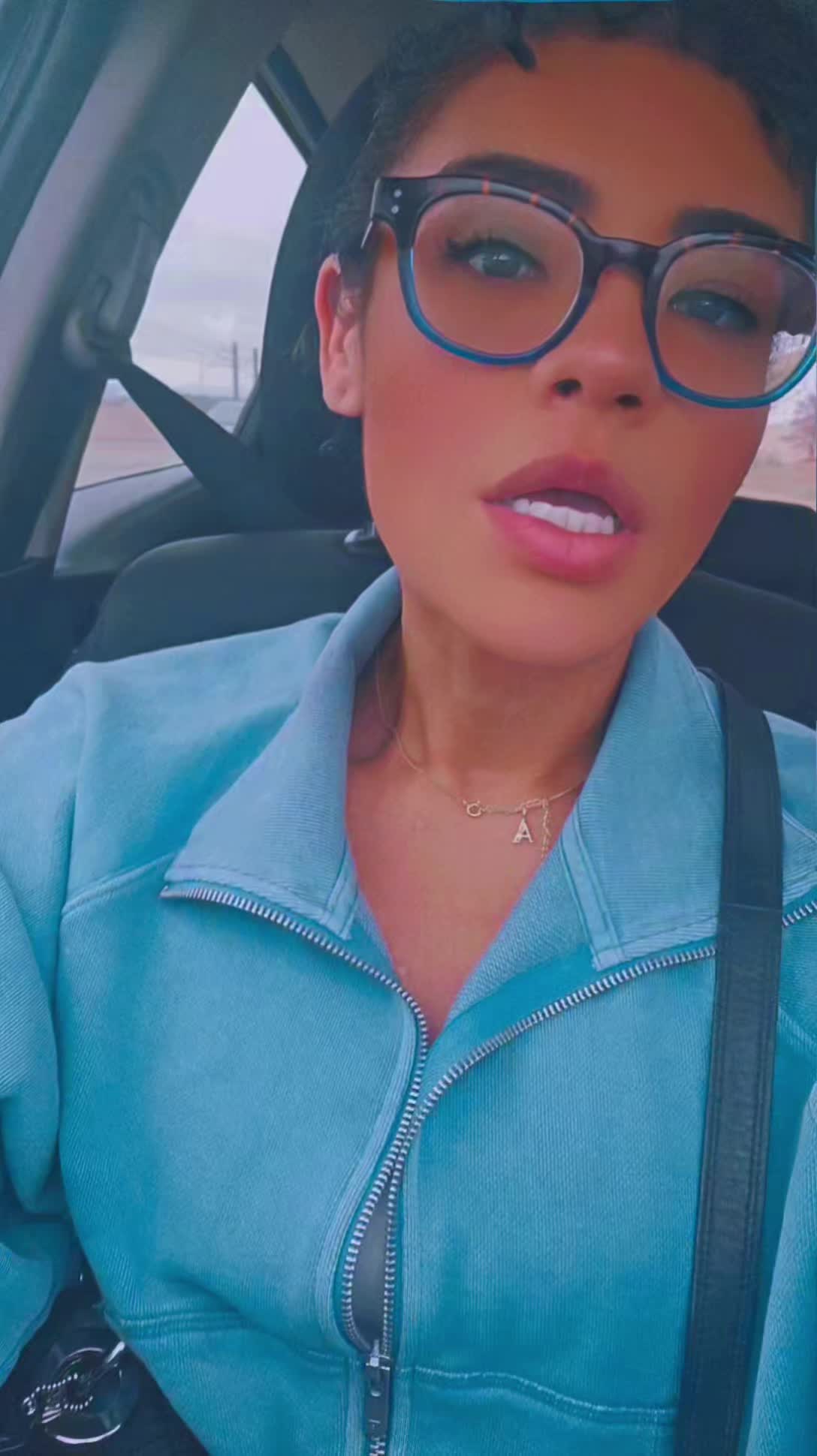 @Ohmykalabee 🐝