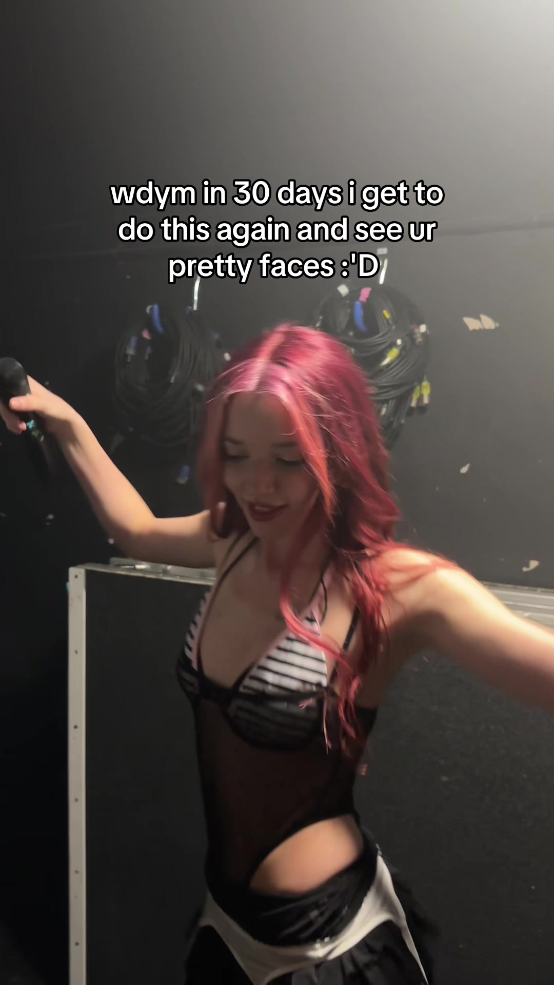 @VANÈS