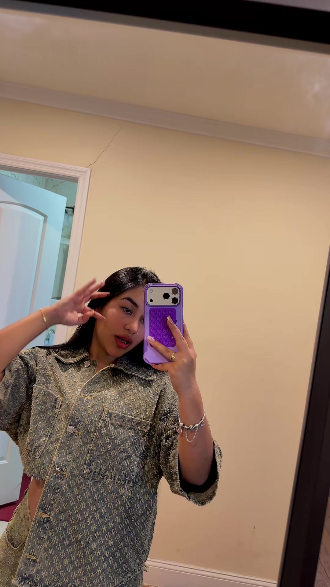 @AnnaM_