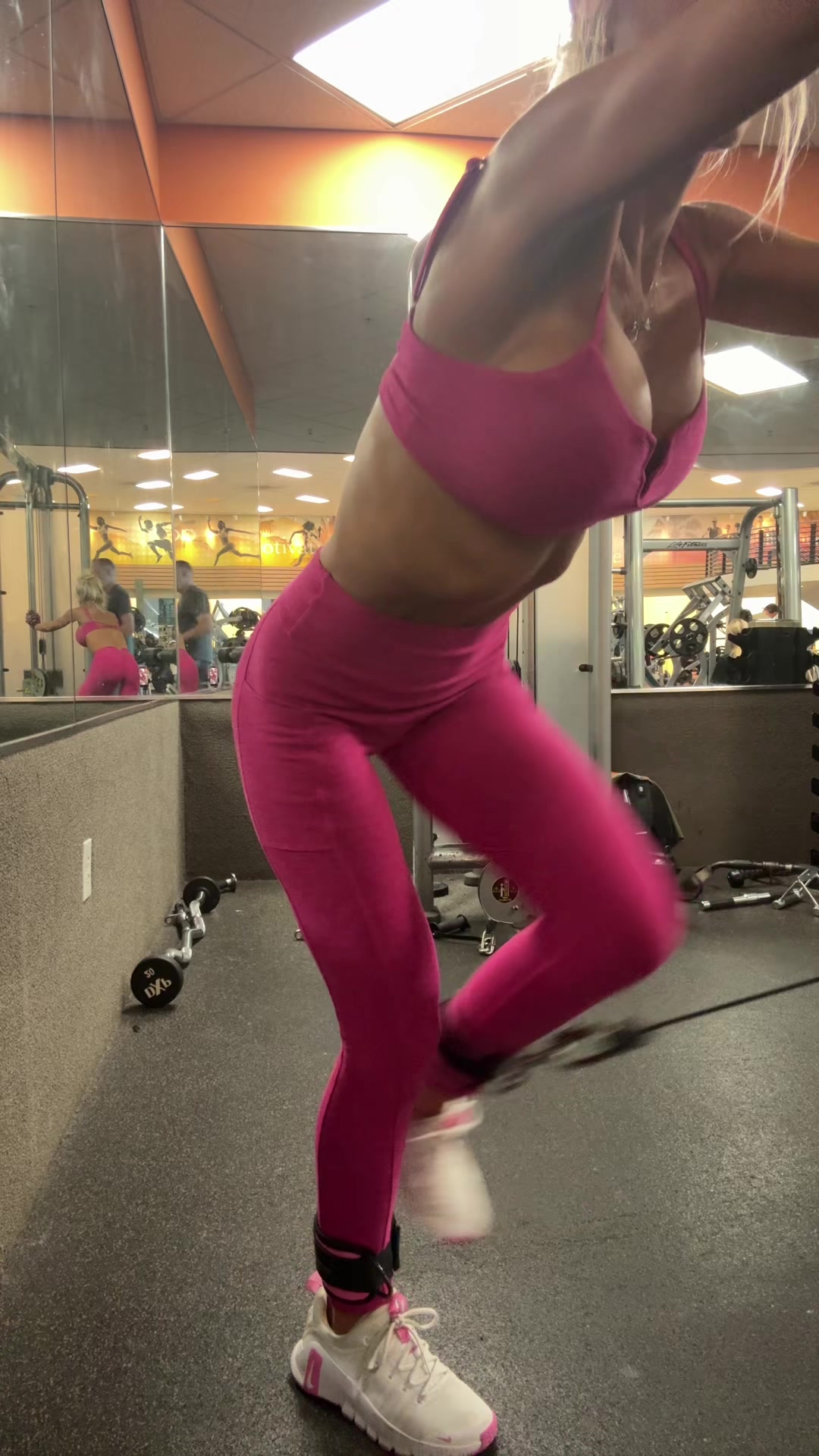 @fitnesschloe1