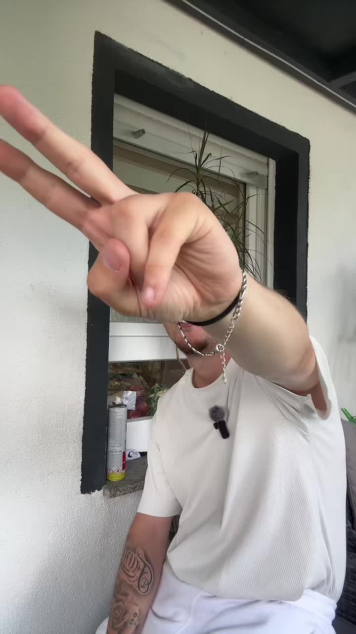 @_itsfranco_