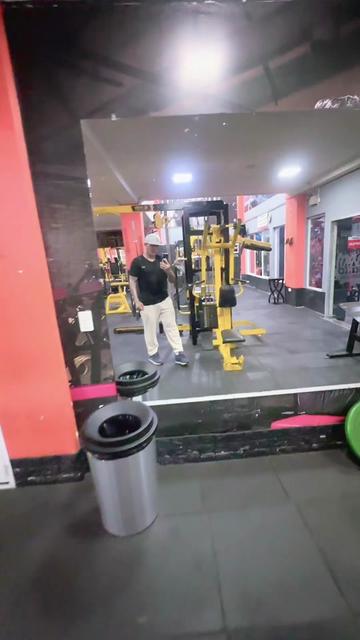 @chicodelacuadragymbro🇪🇨🇺🇸