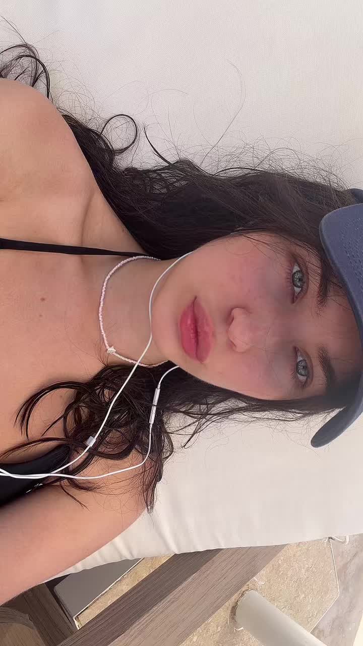 @Milania