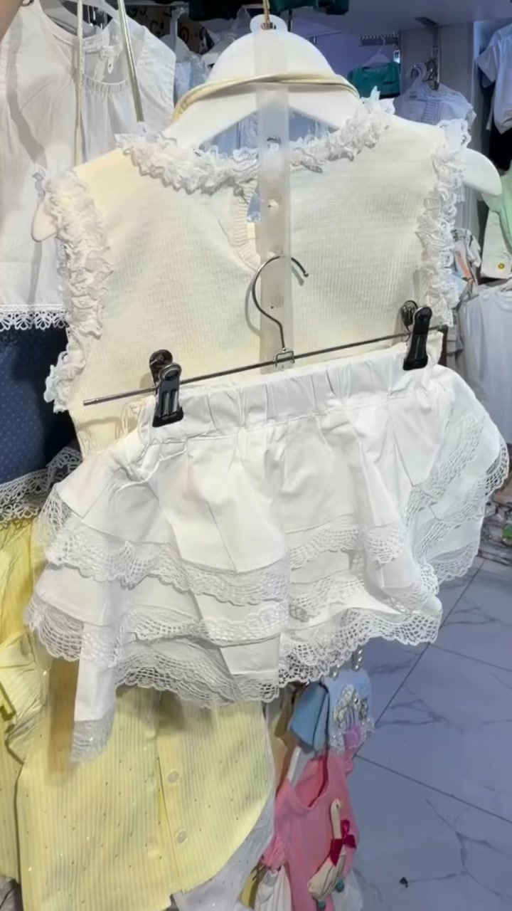 @Sara Clothing store