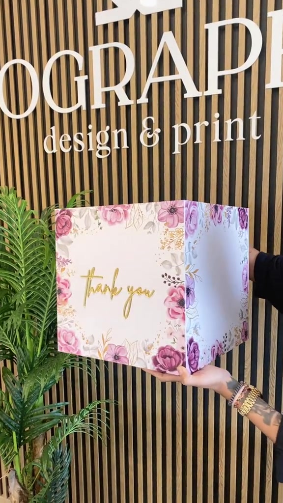 @Mographic