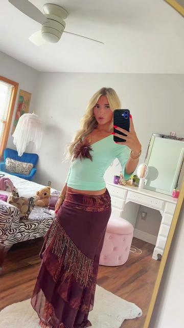 @bella