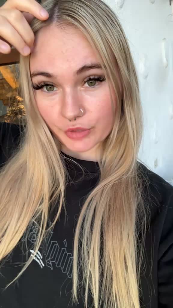 @Lizzy Cherry 🍒