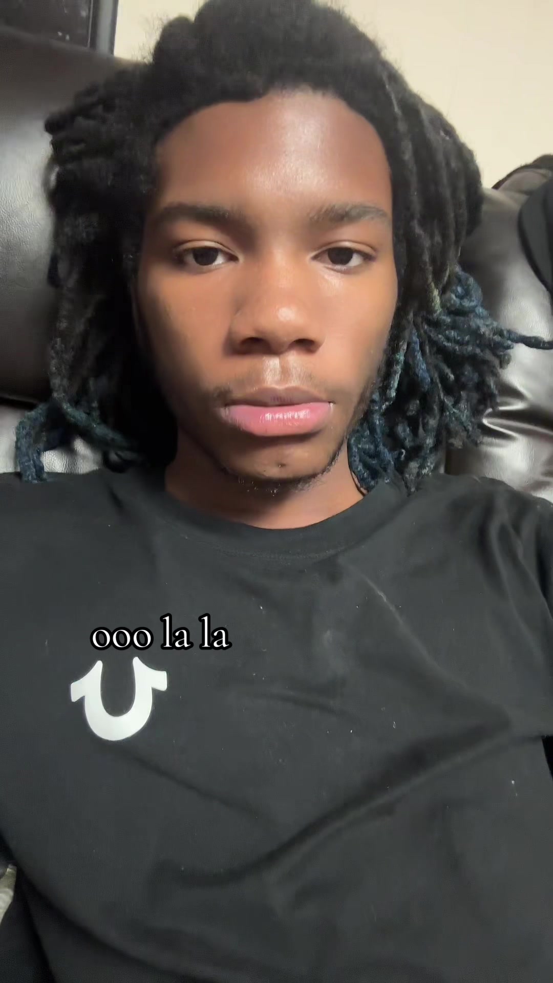 @￴ 𖤐