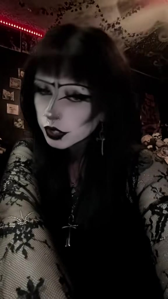 @⛧☾༺ 𝖙𝖗𝖎𝖓 ༻☽⛧