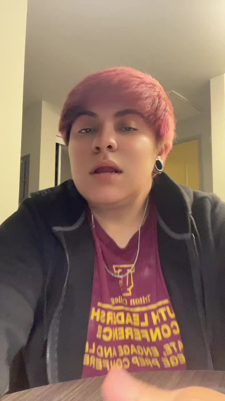 @Esmeralda Alonso 🏳️&zwj;🌈♌️