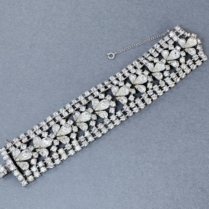 @RhinestoneDivas on Etsy