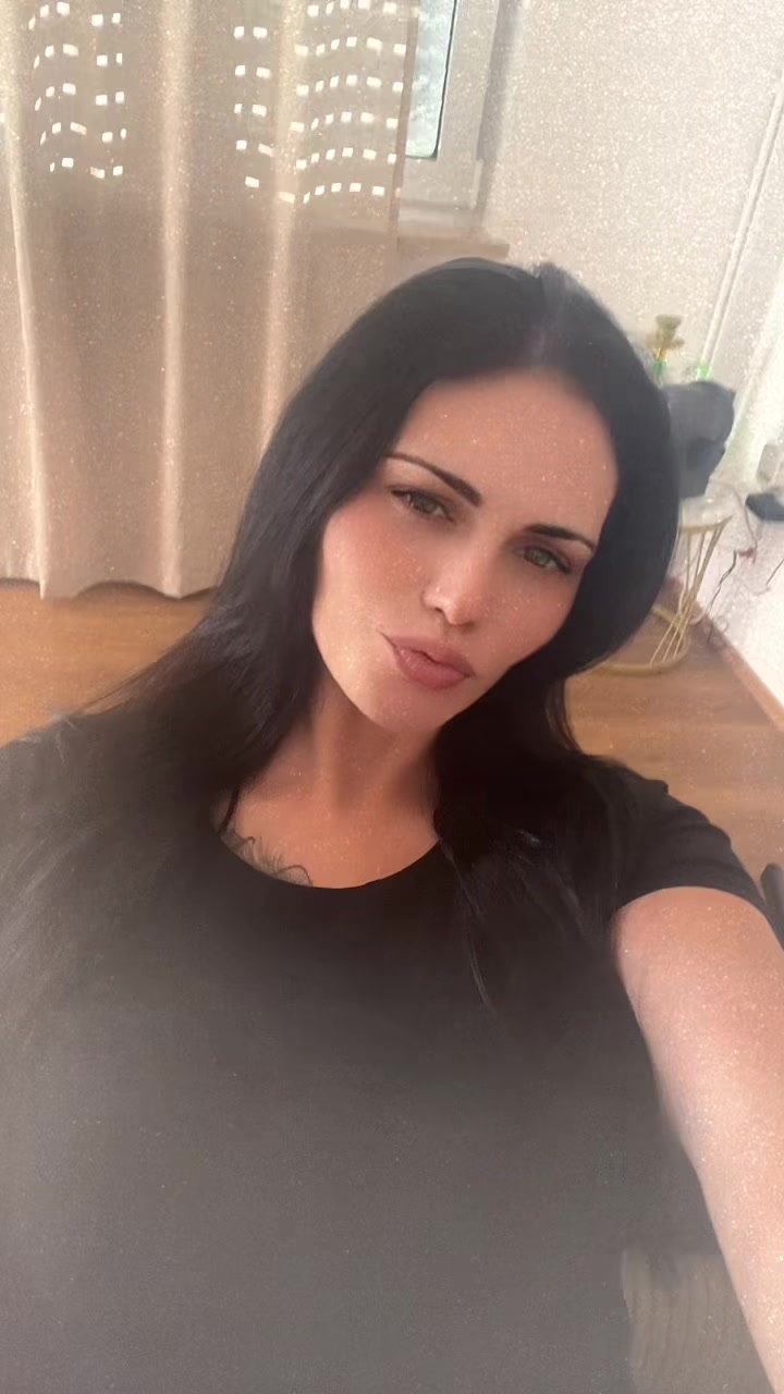 @🧡🤍💜Raffaella 👩❤️👩
