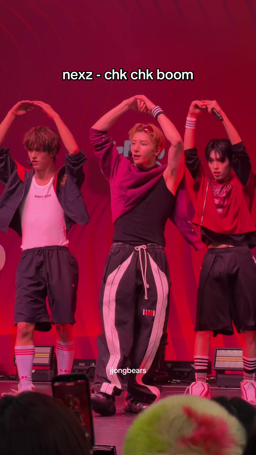 @T ᯓ✮