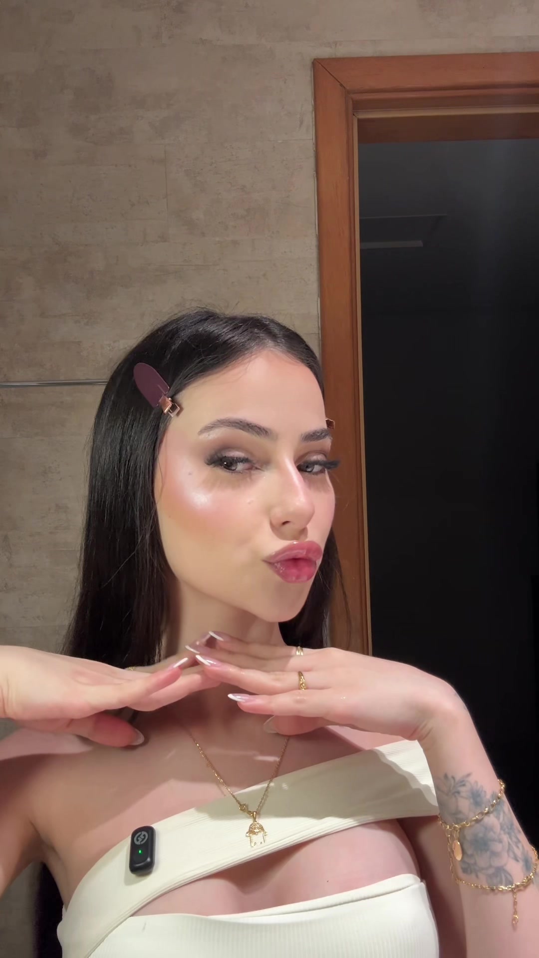 @vi.omoura