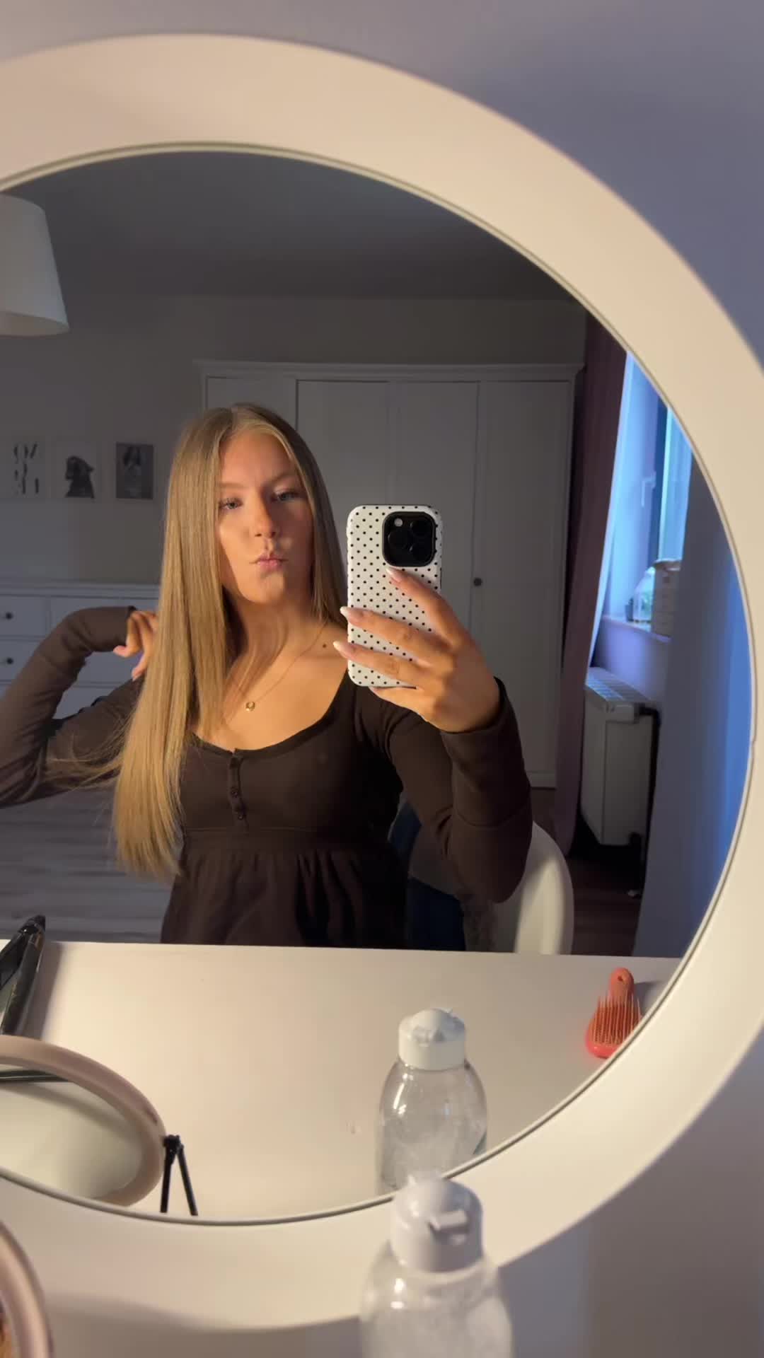 @slrlara