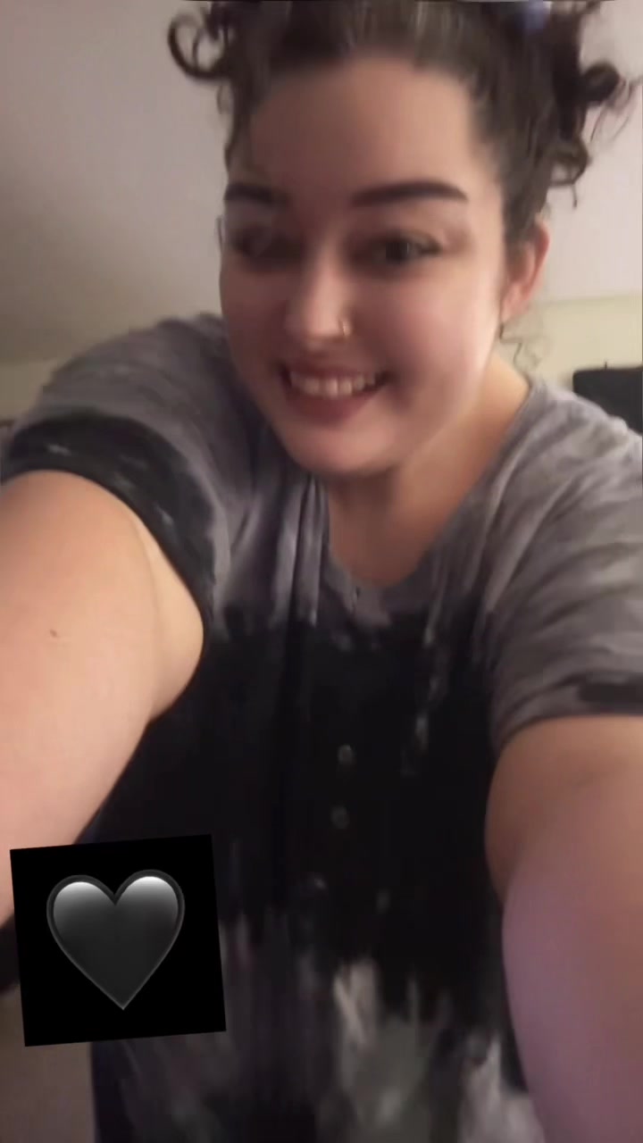 @MissNerdyCurvy