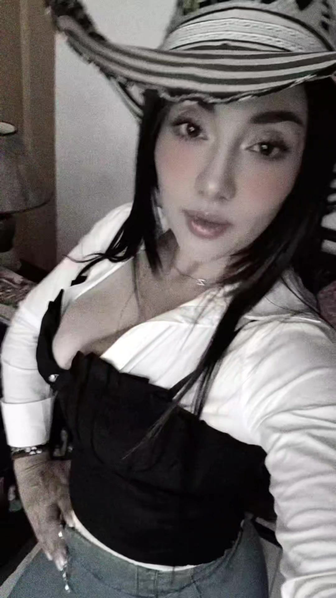 @veronan4018