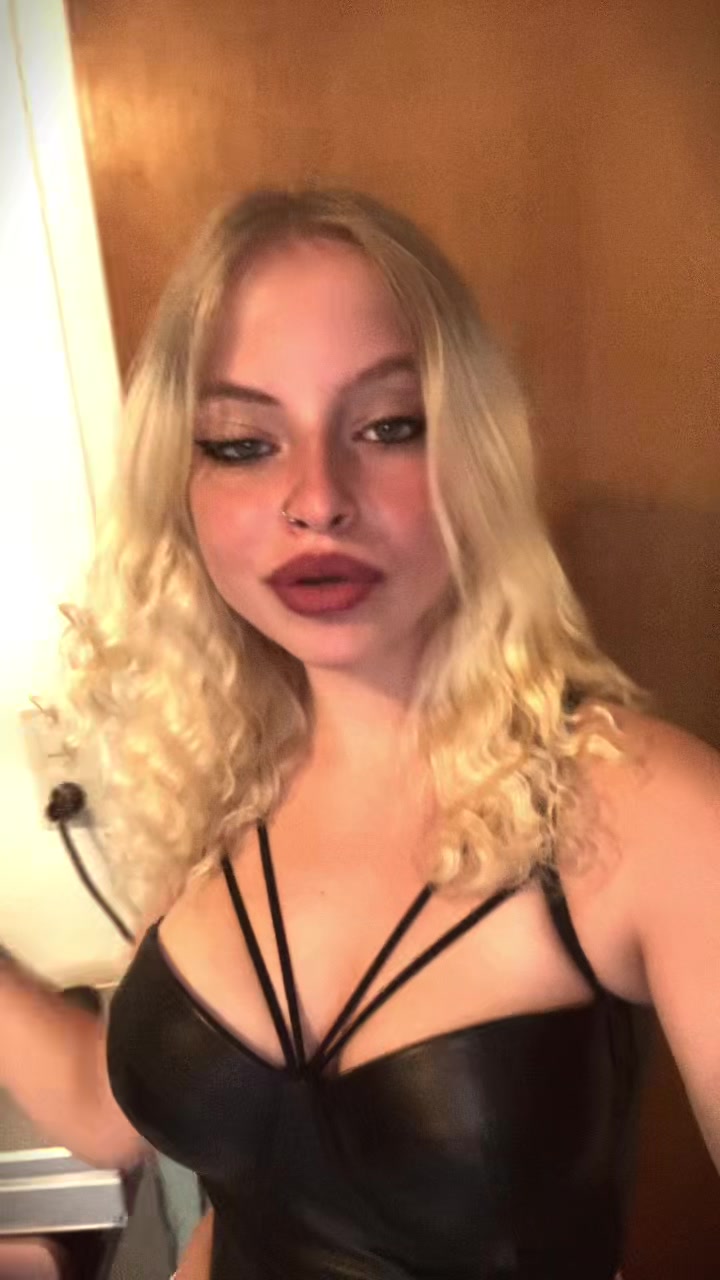 @Angie<3