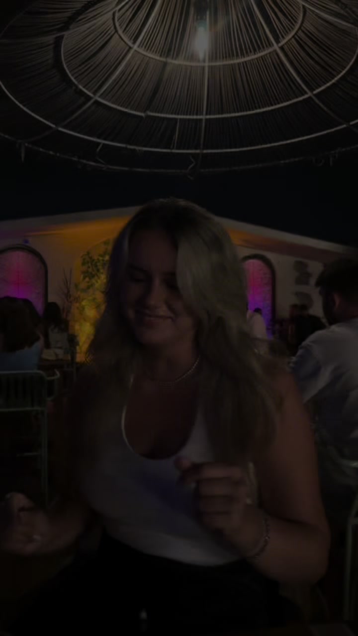 @ozgeeakyuz