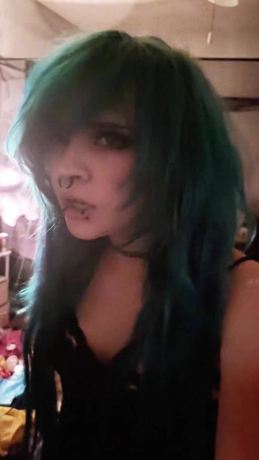 @blushingzombiebabe