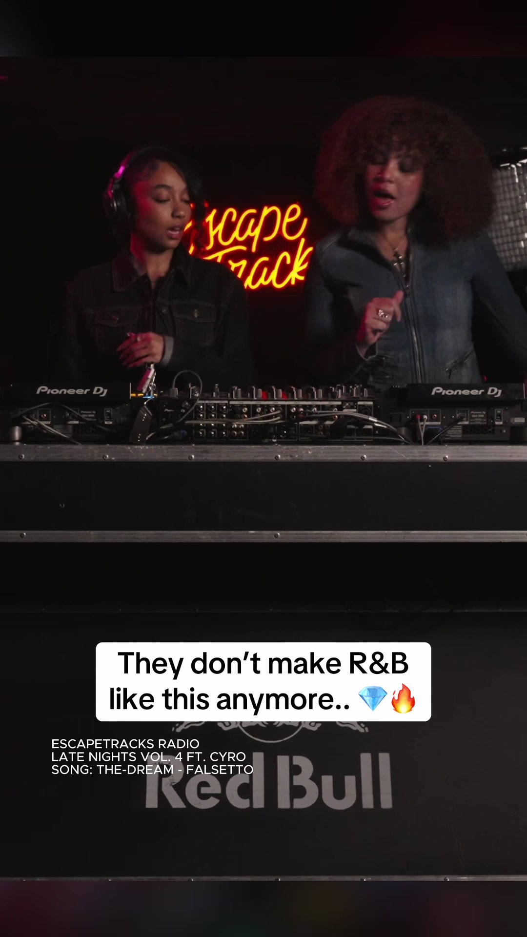 @EscapeTracks