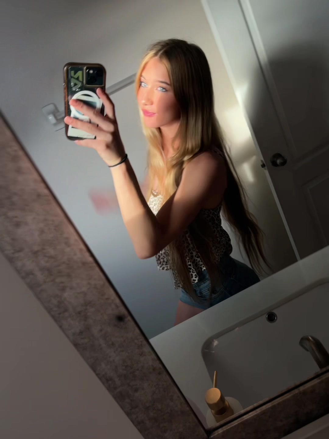 @dess🤍