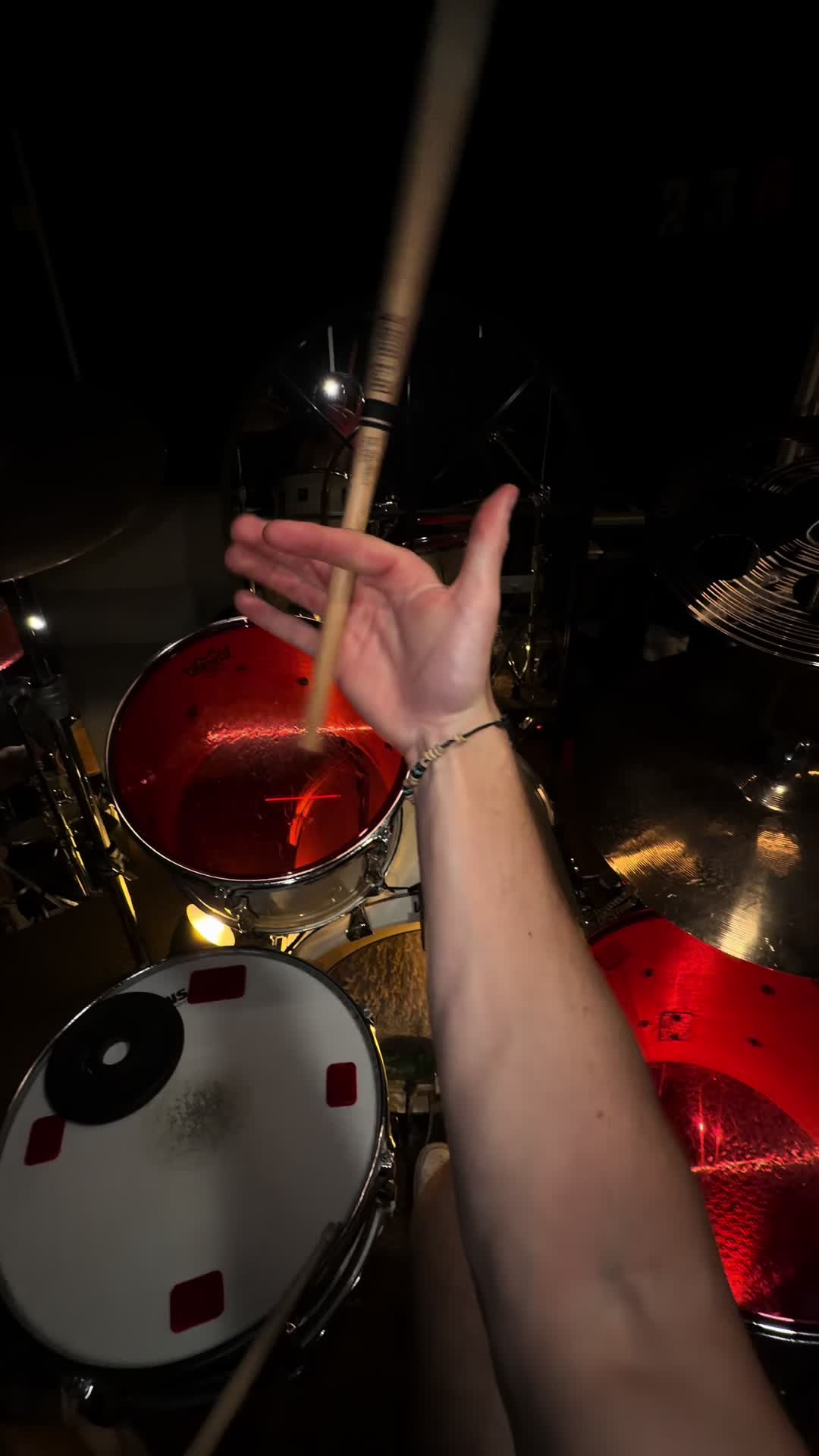 @axel.drum