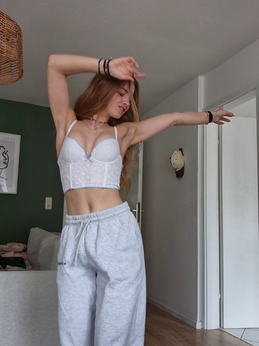 @Xenie🦋
