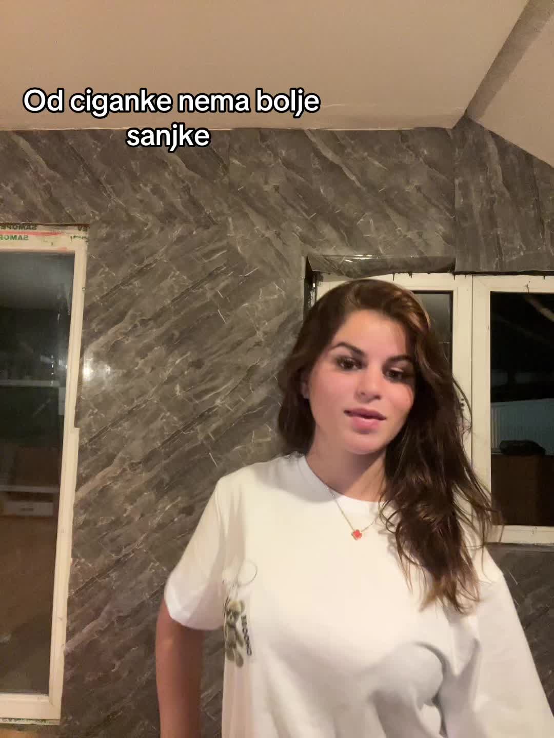 @Adelisa