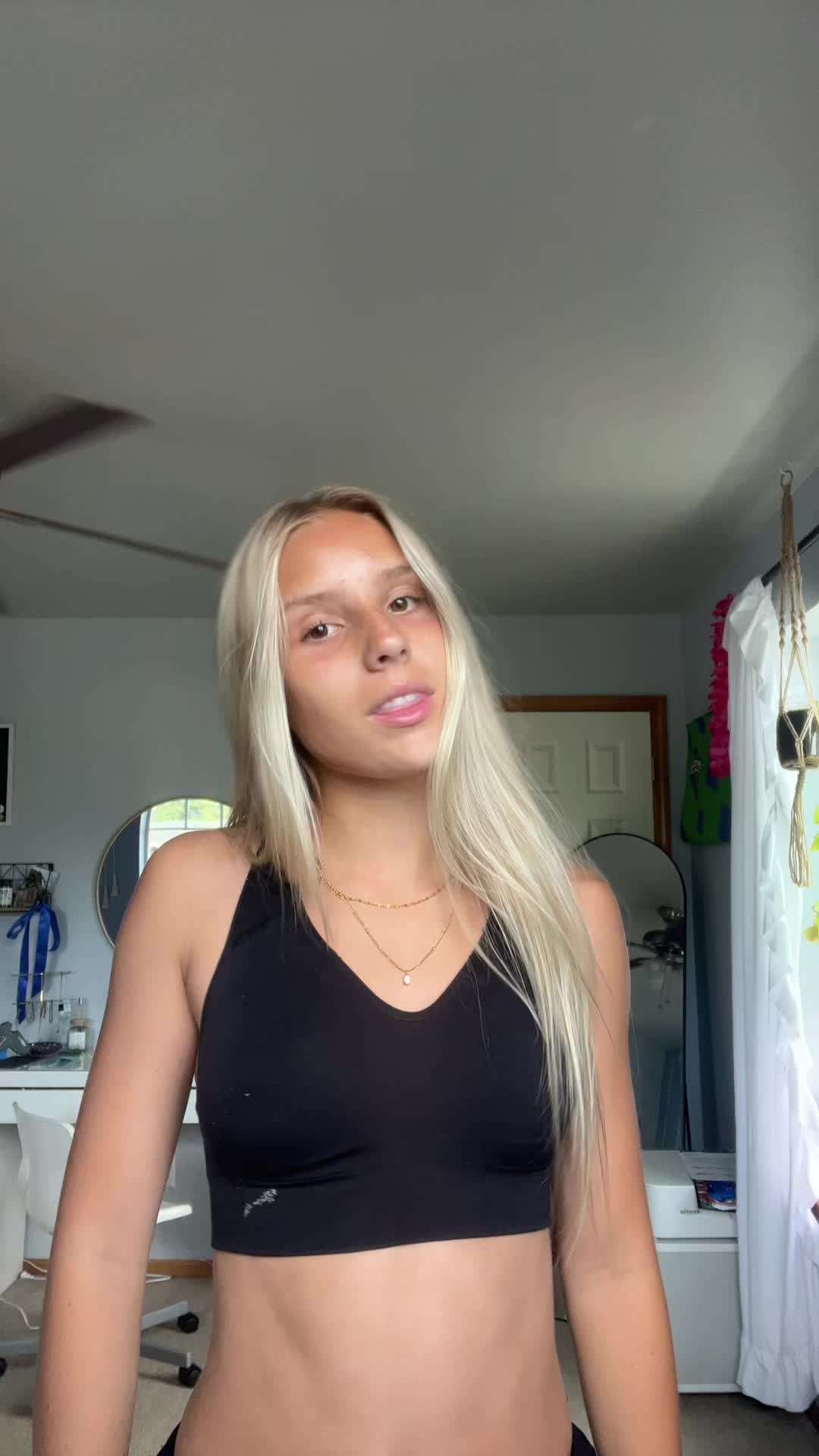 @Ayla_16