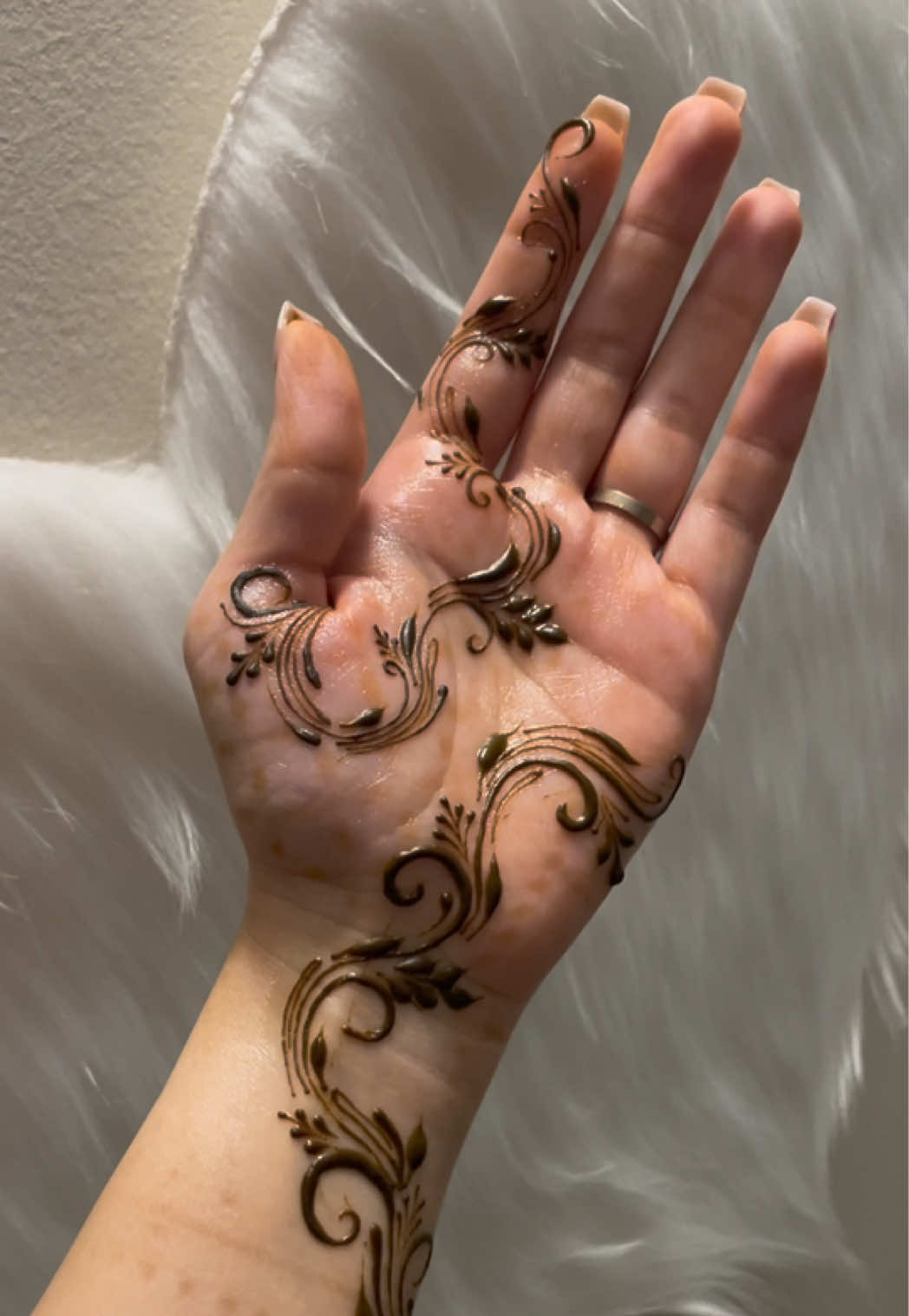 @charmsofmehandi