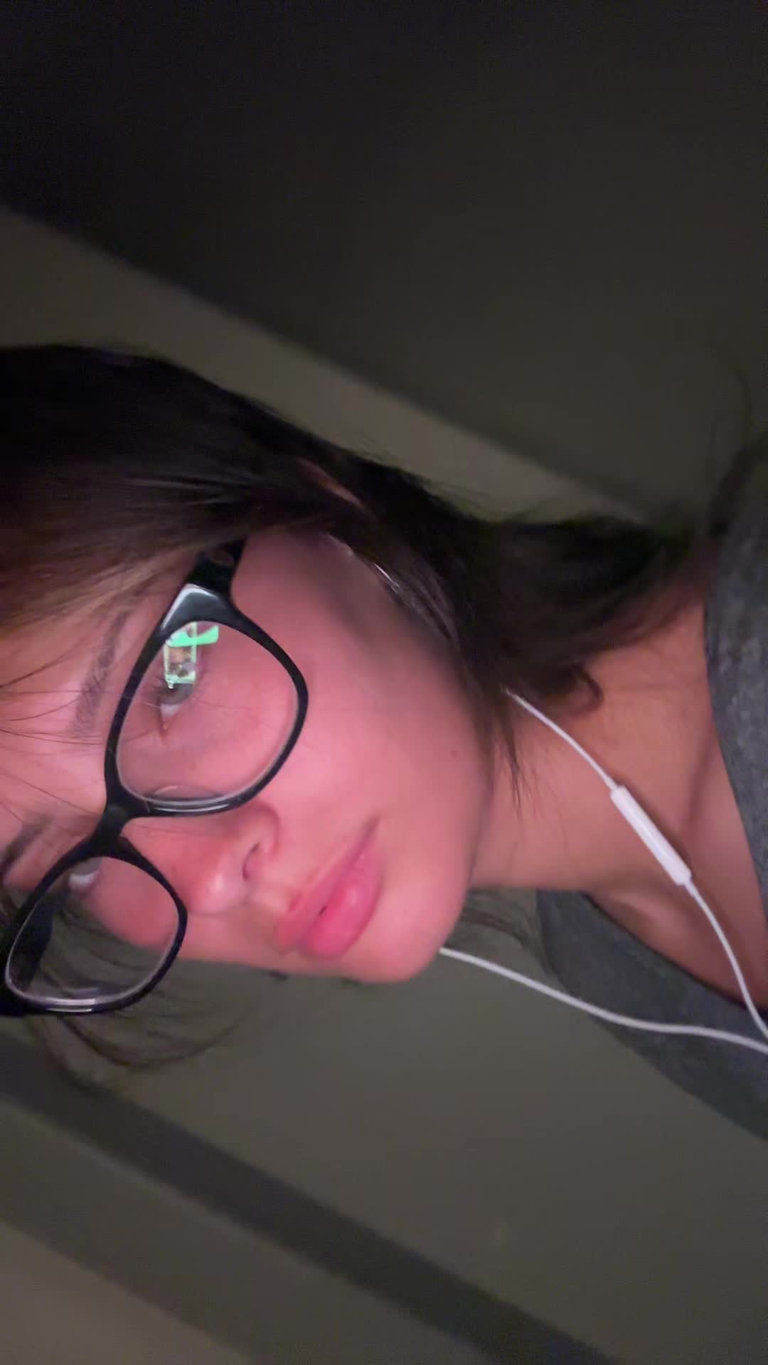 @:3