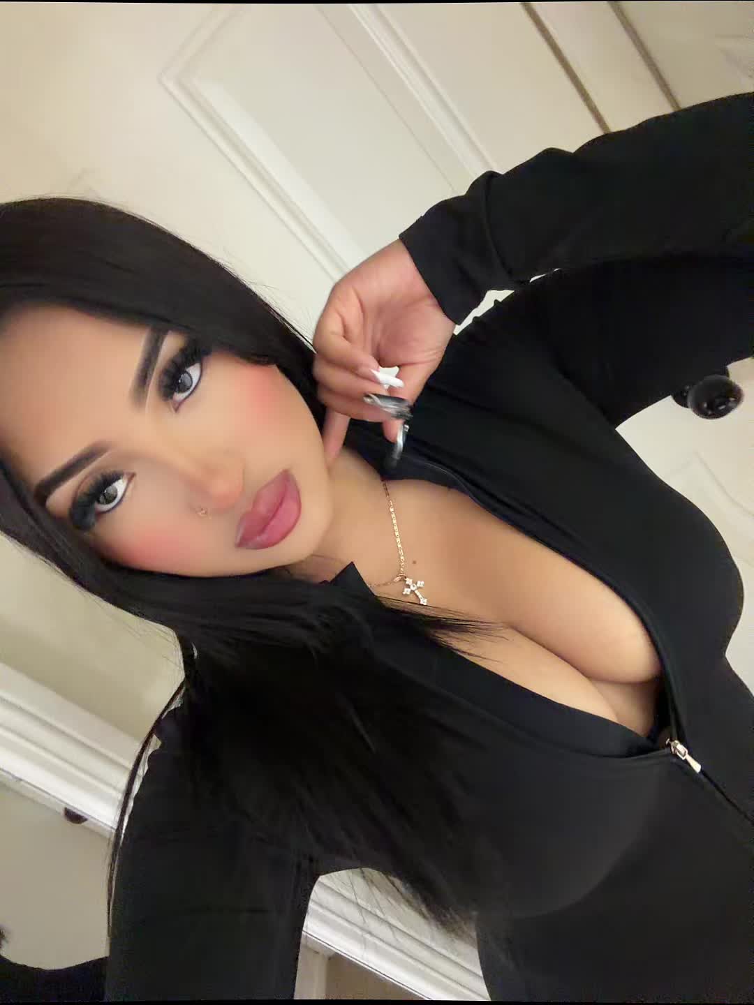 @Alexandra López