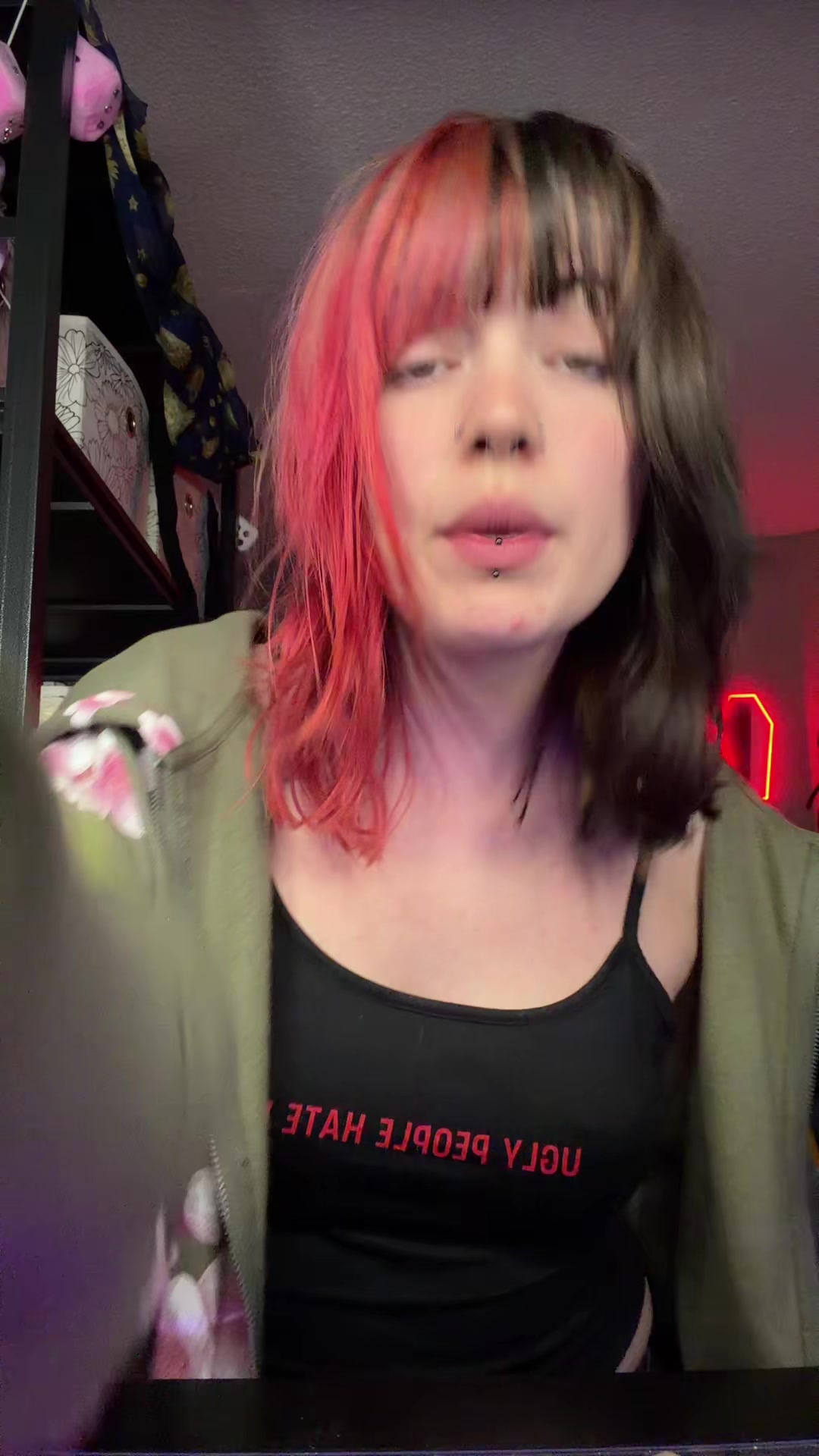 @Lil Bug🖤🍄