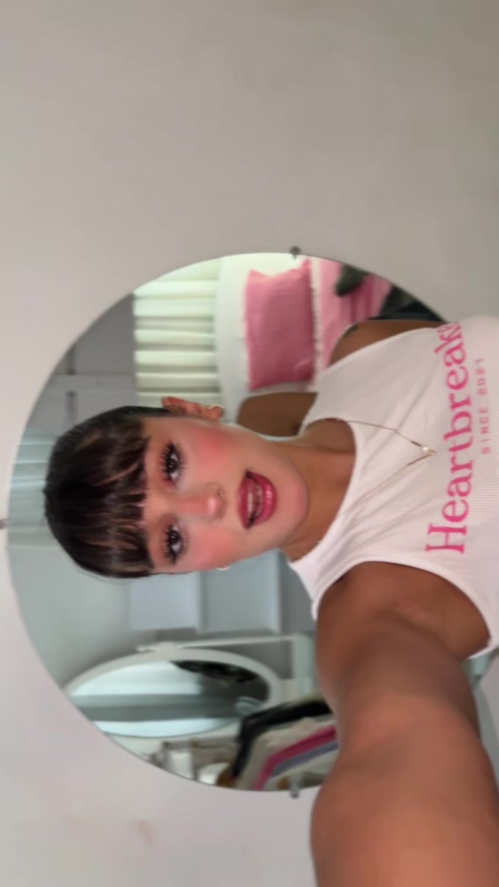 @iihelliyaa
