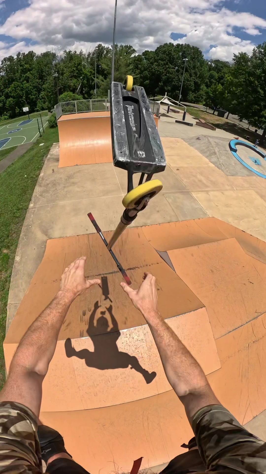 @ʞɹɐlɔ ᴉɐʞ