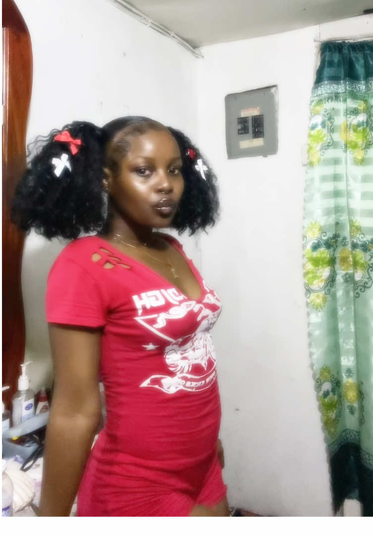@tiffybadzz!👩🏾&zwj;❤️&zwj;💋&zwj;👩🏾