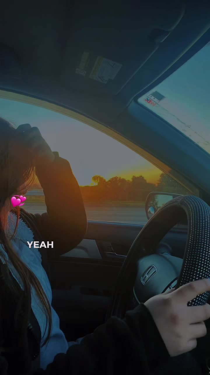 @karlyta 🦋💜