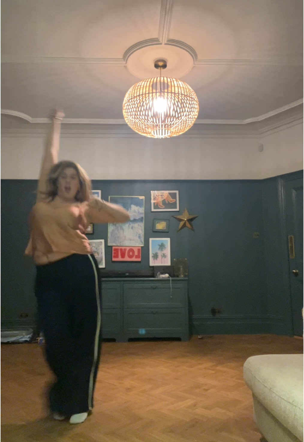 @Ella
