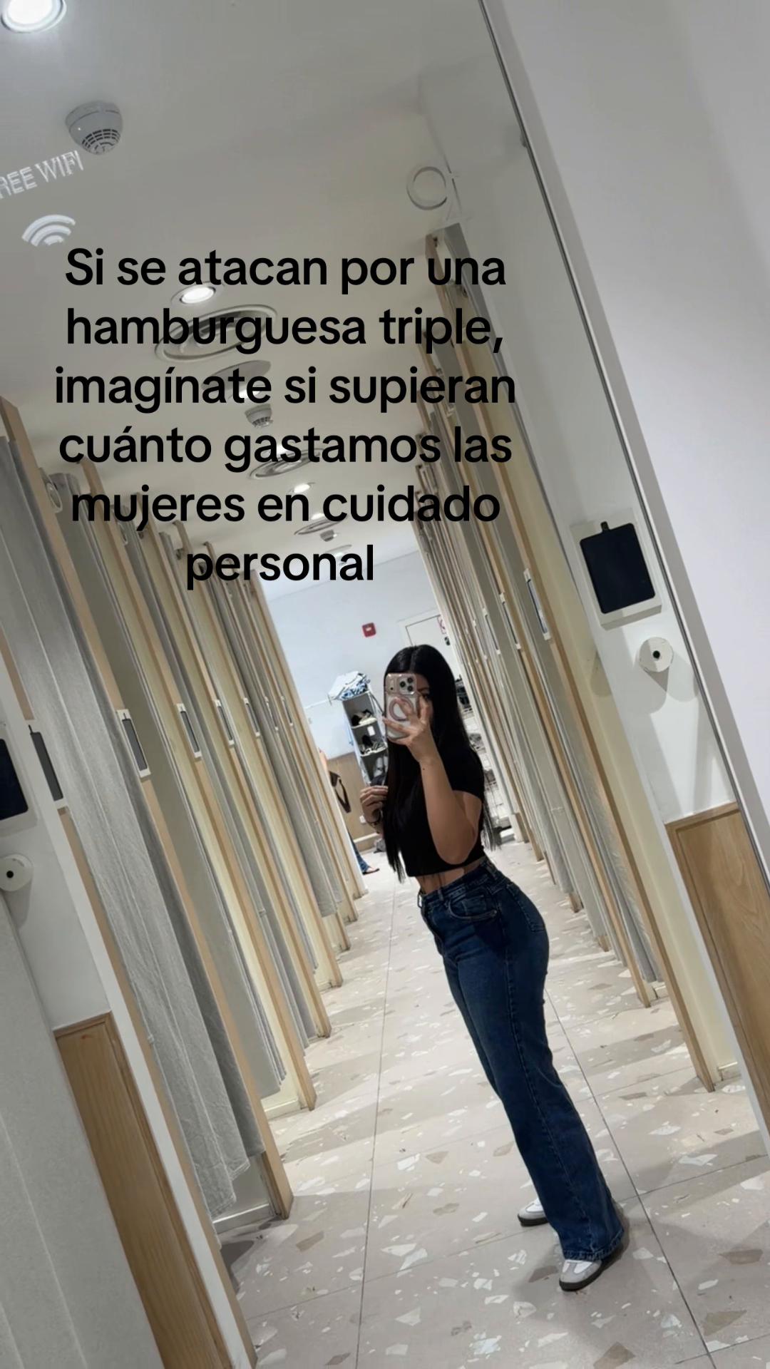 @Cheel🖤✨