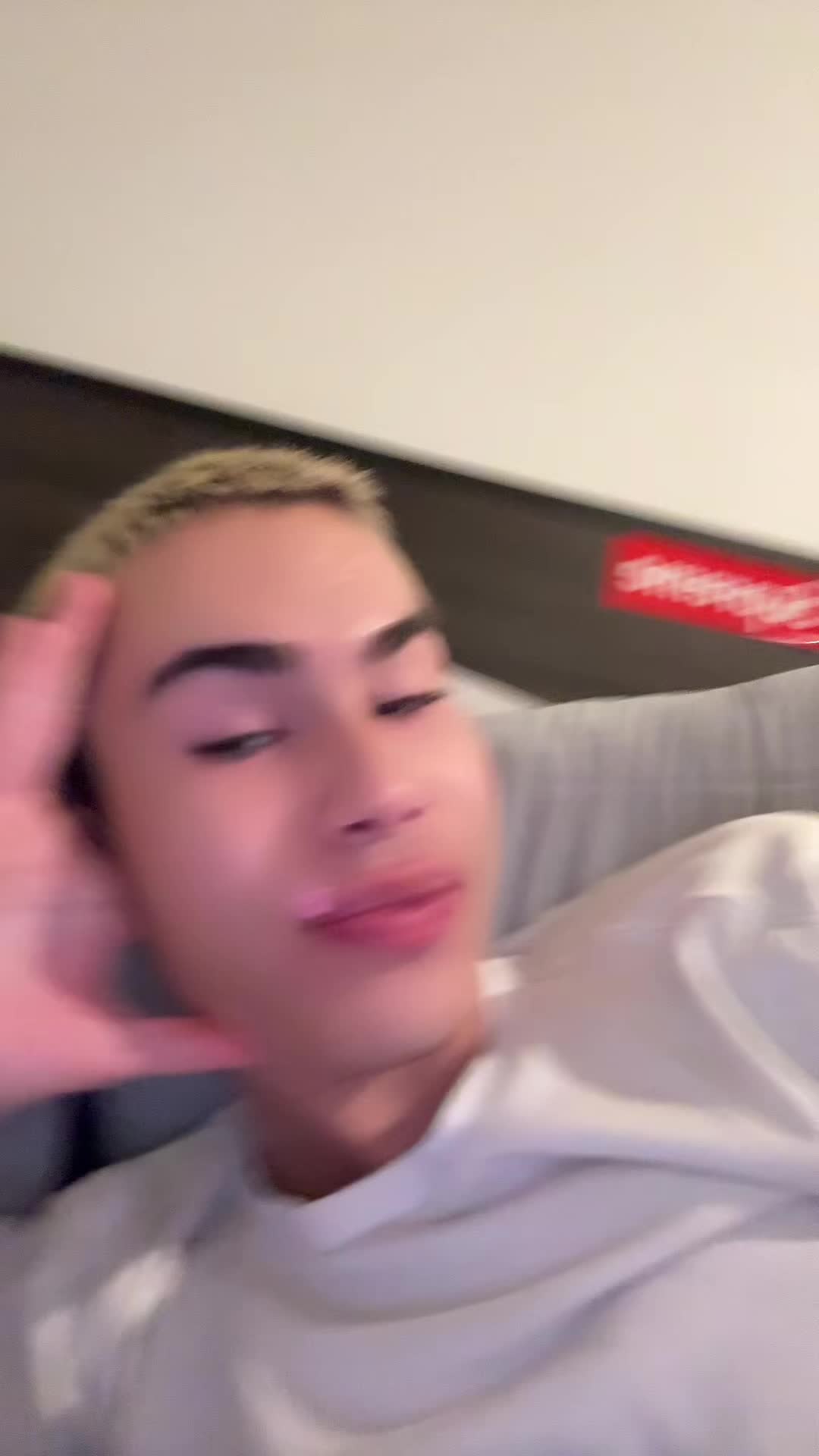 @bg