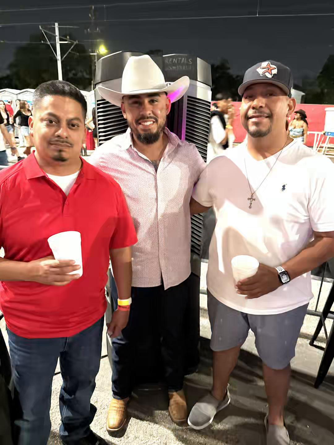 @Carlos Luna